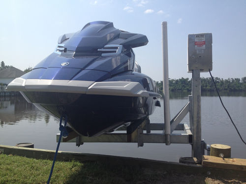 Jet-skis elevator - Mini Mag Personal - Lunmar Boat Lifts