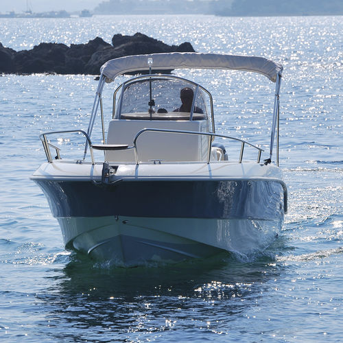 Outboard center console boat - BRAVA 25  - Mingolla Cantiere Nautico srl - 10-person max. / sundeck / with T-top