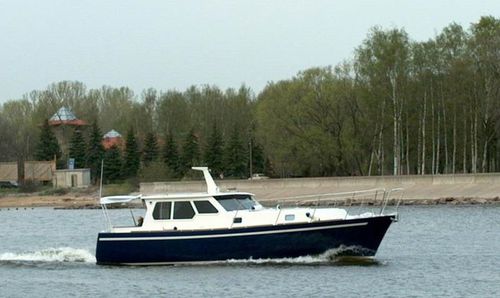 Inboard express cruiser - Navigator-112 - Morozov Yachts - diesel / displacement hull / wheelhouse