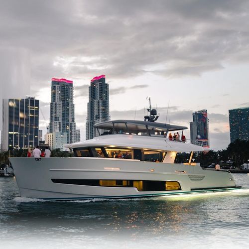 Cruising motor yacht - LEVEN - Van der Valk Shipyard - wheelhouse / 4-cabin / aluminum