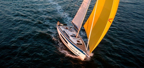 Coastal cruising sailing yacht - Dufour 37 - Pop Factory - 2-cabin / 3-cabin / fiberglass