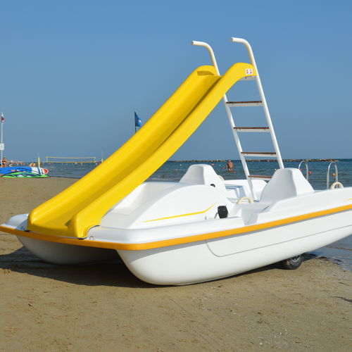 5-person pedal boat - Capri 4.0 - CNA Centro Nautico Adriatico - plastic / polyester / fiberglass