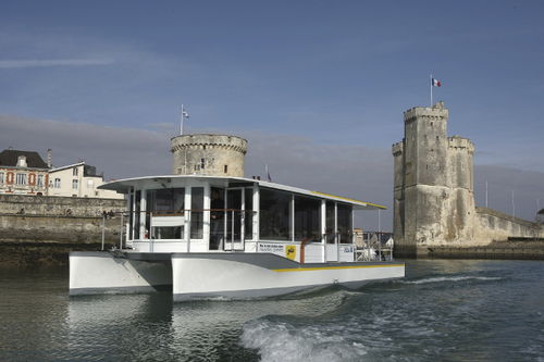 Sightseeing boat - Bus de Mer - Alternatives Energies - catamaran / electric
