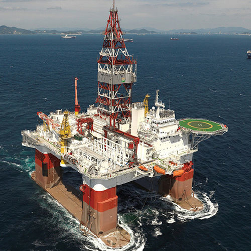 Construction vessel offshore support vessel - Semi-submersible - Hanwha Ocean - catamaran