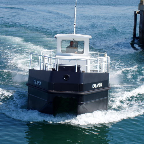 Oil spill recovery boat - PollKitten  - Desmi - inboard