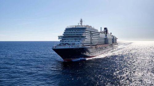 Cruising cruise ship - Queen Anne - Fincantieri - Cantieri Navali Italiani