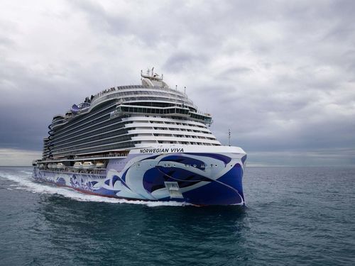 Cruising cruise ship - Norwegian Viva - Fincantieri - Cantieri Navali Italiani