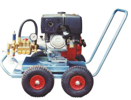 Ship high-pressure cleaner - PETFLOW - Peter Taboada - seawater / electric drive