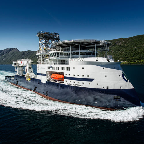 Construction vessel offshore support vessel - Island Performer - ULSTEIN