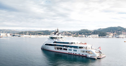 Yacht support vessels special vessel - Olivia O - ULSTEIN