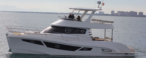 Catamaran express cruiser - 47 - Flash Catamarans - inboard / diesel / flybridge