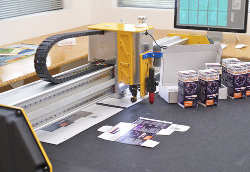 CNC cutting table - Mikron 2 - AERONAUT - vacuum / for composite fiber fabric / for light fabrics
