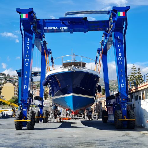 Remotely controlled travel lift - BL160TLA-90°RC - BOAT LIFT - all-wheel steering / for heavy loads / with adjustable crossbeam