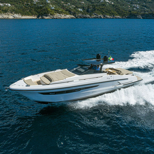 Inboard express cruiser - LE MANS 50 - RIO YACHTS - outboard / twin-engine / hard-top