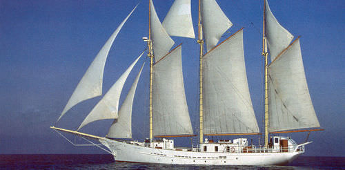 Classic sailing super-yacht - BLUE CLIPPER - Karstensens Shipyard Ltd. - with open transom / with bowsprit / 3 masts
