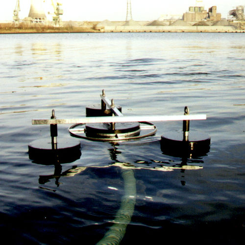 Weir oil skimmer - HYDROTECHNIK LÜBECK GMBH