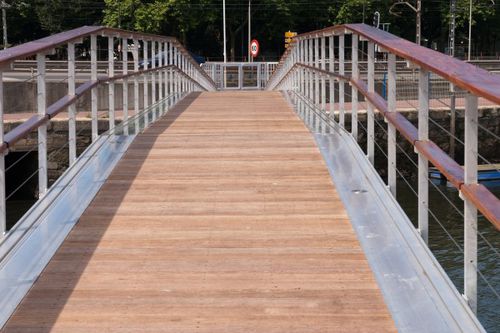 Floating gangway - Astilleros Amilibia U S.L. - manual / aluminum