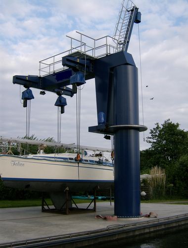 Marina crane - SRC 420 - SCHILSTRA BOATLIFT SYSTEMS - pivoting jib
