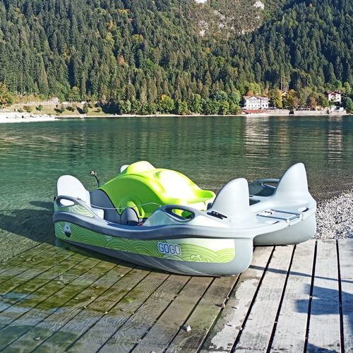 5-person pedal boat - Gogo Smart - GARDASOLAR SRL - multi-color / electric drive