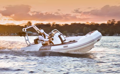 Outboard inflatable boat - Velox 420 - HIGHFIELD BOATS - rigid / open / center console