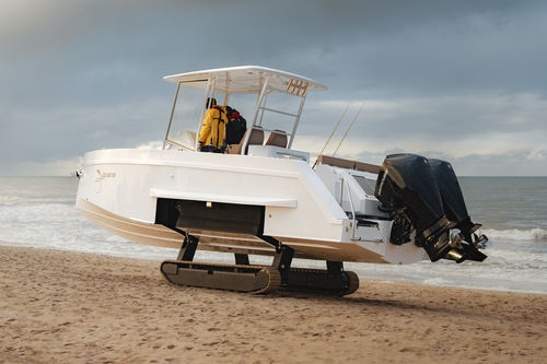 Outboard center console boat - Fisher - Iguana Yachts - twin-engine / planing hull / sport-fishing