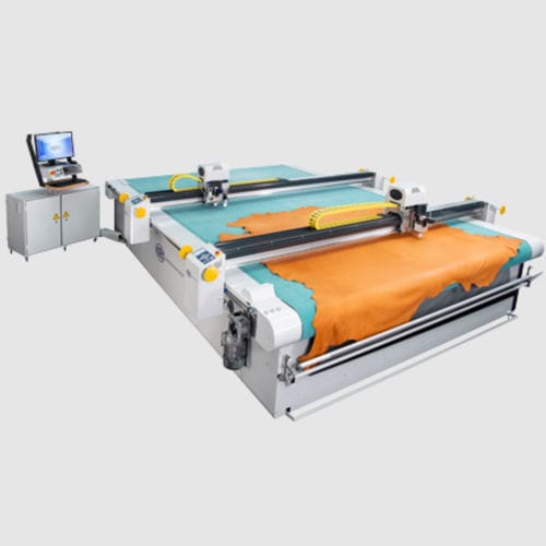 Conveyor cutting table - CUTTY 3527 - Kuris Spezialmaschinen - vacuum / leather / for shipyards