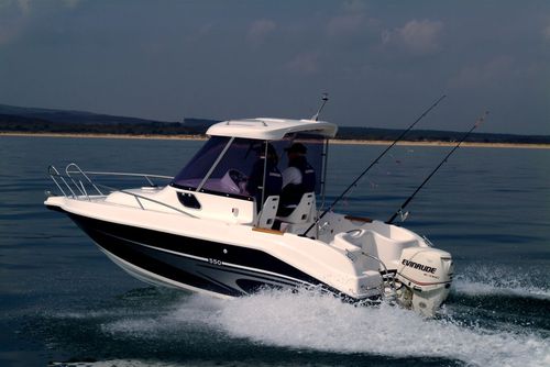 Outboard day fishing boat - 550 PILOTHOUSE - Mazury Sp. z o.o.  - wheelhouse / 4-person max. / with cabin