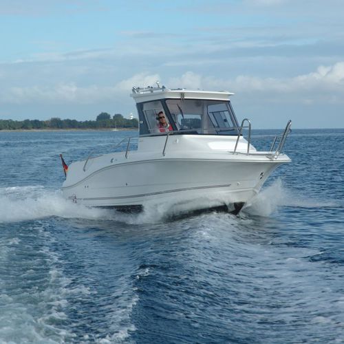 Outboard day fishing boat - M670 PILOTHOUSE - Mazury Sp. z o.o.  - wheelhouse / 7-person max. / 5-person max.