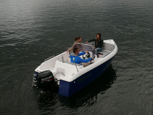 Outboard center console boat - PEGAZUS 460 - Przedsiebiorstwo Uslug Specjalistycznych ''PEGAZUS''  - side console / 5-person max.