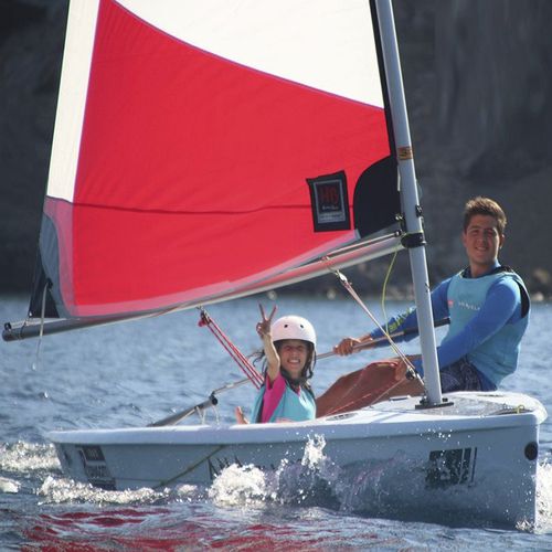 Singlehanded sailing dinghy H12 Hartley Boats instructional