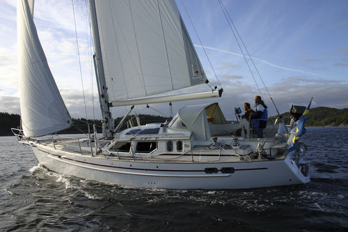 Cruising sailboat - Regina 40 - Regina Yachts - with deck saloon