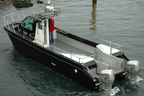 Catamaran day fishing boat - Gusto - Cheetah Marine - outboard / twin-engine / with enclosed cockpit