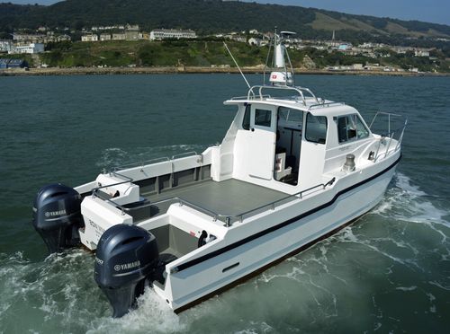 Catamaran day fishing boat - Bon Vivant - Cheetah Marine - outboard / twin-engine / with enclosed cockpit