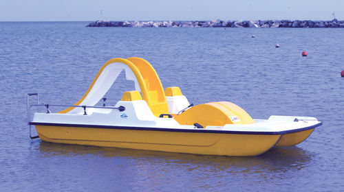 5-person pedal boat - CAPRIscroll - AQUABLUE - polyester / blue / yellow