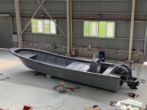 Outboard day fishing boat - YB-973 - Changzhou Youbang Boat Co., Ltd. - twin-engine / open / multi-use