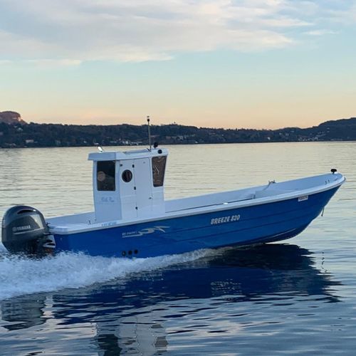 Outboard center console boat - BREEZE 820 - SOCIETA' CONERO sas - twin-engine / wheelhouse / fiberglass