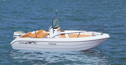 Outboard center console boat - WINDY - SOCIETA' CONERO sas - fiberglass / 5-person max. / sundeck