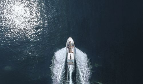 Inboard runabout - Akoya - B.Co BVBA - twin-engine / open / dual-console