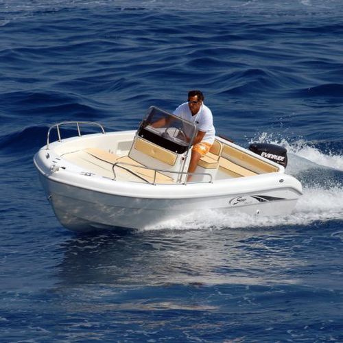 Outboard center console boat 520 SAVER S.R.L. 6person max. / sundeck