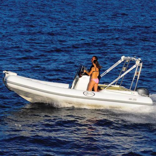 Outboard inflatable boat - MG 580 - SAVER  S.R.L. - rigid / center console / 12-person max.