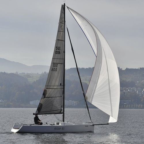 Day-sailer sailboat - 850 LE - Esse Boats - sport keelboat / carbon / with bowsprit