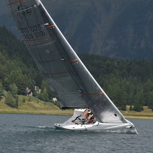 Day-sailer - 750 - Esse Boats - sport keelboat / regatta / carbon