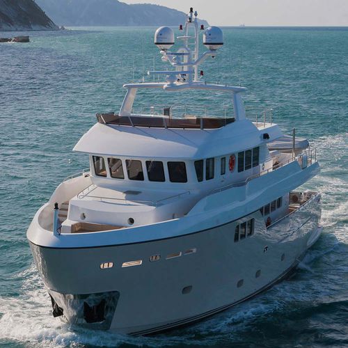 Cruising motor yacht - PERCHERON - Cantiere Delle Marche - raised pilothouse