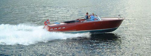 Inboard runabout - 33 - Dolvik  - diesel / gasoline / twin-engine