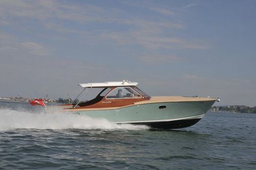 Inboard express cruiser - PICNIC CABIN&reg; - DUBOURDIEU - twin-engine / hard-top / sport