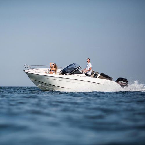 Outboard center console boat - 630  - Parker Poland - sport / 7-person max. / sundeck