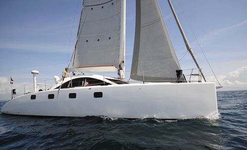 Catamaran - Class 4  - O-Yachts - cruising / racing / 4-cabin