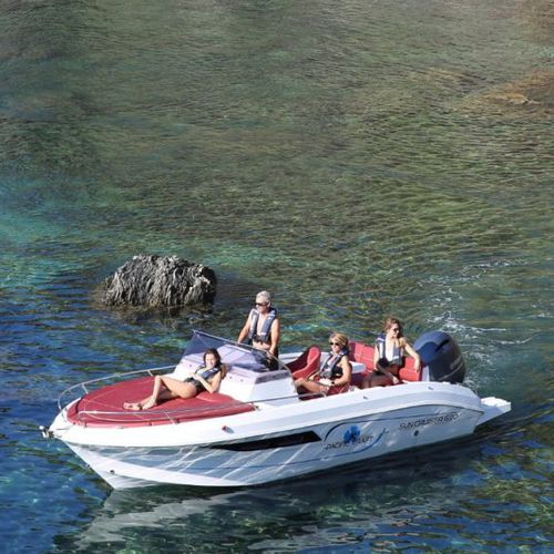 Outboard walkaround - 630 Sun - Pacific Craft - center console / 7-person max. / sundeck