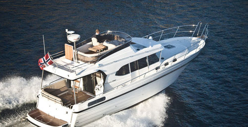 Inboard express cruiser - 1080 Sunbridge - Viknes - diesel / semi-displacement hull / flybridge