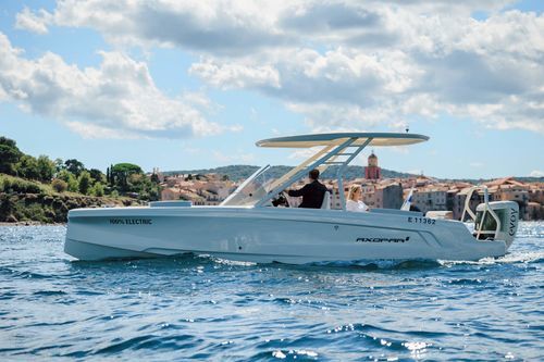 Outboard center console boat - AX/E 22 - Axopar Boats Oy - electric / stepped hull / recreational
